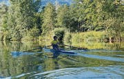 Lauschiger Sportplatz: Rudern in schöner Flusslandschaft. (Bild: Reinhard Mohr)