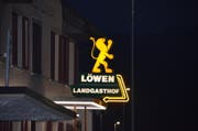 In einer Festbaracke des Gasthaus Löwen in Kaltbrunn hielt die Pnos die Gründungsfeier ab. (Bild: Urs Zweifel)