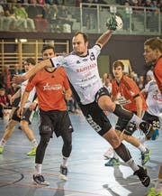 Es läuft gut: Gossaus Yannick Harder erzielt in der Buechenwaldhalle einen seiner vier Treffer. (Bild: Hanspeter Schiess)