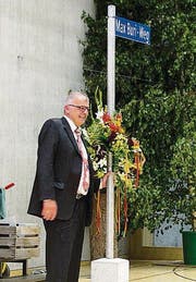 Zu Ehren des Gemeindeammanns gibt es nun einen Max-Buri-Weg. (Bild: Manuela Olgiati)