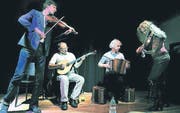 Matthias Lincke, Dide Marfurth, Simon Dettweiler und Christine Lauterburg beim Auftritt in Bischofszell. (Bild: Rudolf Steiner)