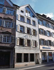 Traurig wirkt derzeit das Haus an der Hauptgasse 4. Obwohl die Bar Happy Life darin beheimatet war. (Bild: Urs M. Hemm)