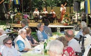 Die Dixie-Ländler spielen, die Stimmung ist angenehm. (Bild: mao)