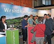 Gemeinde und Vereine zeigen an der Gewerbemesse das öffentliche Leben. Bild: Fritz Bichsel