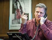 Steuerexperte José Muro beantwortete letzte Woche auf der Redaktion Leserfragen rund um die Steuererklärung. Heute steht er über Mittag nochmals telefonisch Red und Antwort. (Bild: Michel Canonica)