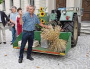 Josef Gemperle betont bei der Übergabe der Unterschriften: «Ein Quadratmeter Land wird in der Schweiz pro Sekunde verbaut.» (Bild: Michèle Vaterlaus)
