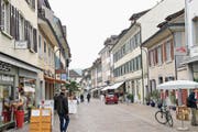 Ein Blick in die Altstadt: Die ansässigen Ladenbesitzer setzen vor allem auf Stamm- statt auf Laufkundschaft. (Bild: Donato Caspari (11.4.2017))