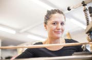 Mija Gallopeni arbeitet Teilzeit bei der Firma Blaswerk Haag in Weinfelden. Sie stellt dort Rohre für den Posaunenbau her. (Bild: Thi My Lien Nguyen)