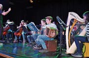 Ob mit Harfe oder Schwyzerörgeli - musizieren macht Spass: Das bewiesen die Goldacher Musikschülerinnen und -schüler an ihrem Abschlusskonzert des 35. Musiklagers Goldach. (Bild: Ramona Riedener)