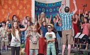 Schauspieler, Band und Chor wirkten mit am Musical. (Bild: Mario Testa)