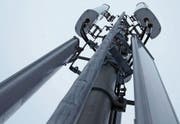 Einsprache: Die meisten wollen den Nutzen, keiner die Last. Bis eine Mobilfunkantenne steht, dauert es in der Regel zwei bis drei Jahre. (Bild: PD)