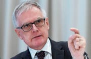 Der Zuger Hanspeter Uster soll den Tierschutzskandal Hefenhofen durchleuchten. (Bild: Lukas Lehmann/Keystone)