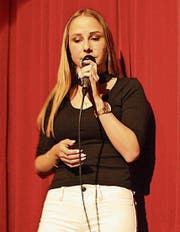 1800 Franken gesammelt: Initiantin Alisha Jüni. (Bild: Markus Bösch)