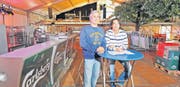 Die Organisatoren Markus Ritzinger und Gregor Löhrer freuen sich auf ihre Halle-7-Premiere an der Wega. Für die Bands und VIPs haben sie eine Galerie ins Zelt gebaut. (Bild: Mario Testa)