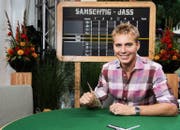 Stöck, Wyys, Stich: Reto Scherrer wird der neue Herr der Jasskarten beim SRF. (Bild: SRF/Oscar Alessio)