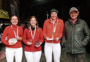 Franziska Hügli wird Schweizer Meisterin der Junioren. Silber geht an Kathrin Marthaler, Bronze an Luzia Zuidema. Die Medaillen überreichte SVPS-Vizepräsident Werner Rütimann.