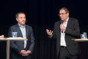 Wer hat bei den Podiumsbesuchern am meisten gepunktet - Wolfgang Giella (rechts) oder Daniel Lehmann? (Bild: Urs Bucher)