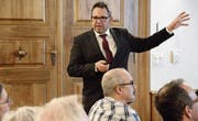 Stadtpräsident Thomas Weingart spricht am ersten «Inforum» im Bischofszeller Rathaus zu Einwohnern. (Bild: Georg Stelzner (28. Februar 2018))