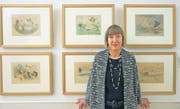 «Ich bin mit Ernst Kreidolfs Bildern aufgewachsen»: Barbara Stark, Leiterin der Städtischen Wessenberg-Galerie Konstanz, in der Ausstellung «Faltertanz und Hundefest». (Bild: Dieter Langhart)