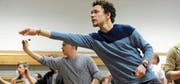 Die Teilnehmer zielten und warfen konzentriert. (Bild: Rudolf Steiner)