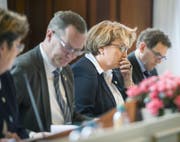 Regierungsrätin Cornelia Komposch muss sich an der Parlamentssitzung Kritik über die geplante Restrukturierung der Polizei anhören. (Bild: Andrea Stalder)