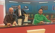 Eingefleischte Trekkies: Museumsdirektor Berthold Porath wie Captain Kirk, Martin Netter (links) und Kurator Ingo Weidig. (Bild: Bruno Knellwolf)