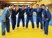Eine Macht im eigenen Dojo: Mitglieder der Weinfelder NLB-Mannschaft um Coach Ivo Bösch (2. v. r.). (Bild: Nana do Carmo)