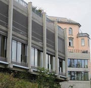 Mit der Erweiterung Parkbau konnten zusätzliche Patientenzimmer für die Rheinburg-Klinik realisiert werden. Im Hintergrund das Stammgebäude. (Bild: Peter Eggenberger)