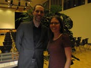 Arthur Honegger mit Fabienne Carniello, die den Anlass in Trogen organisiert hat.