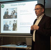 Ivan Schurte stellte am Feierabend-Anlass im BZB das Liechtensteiner Erfolgsmodell «100pro» vor. (Bild: Armando Bianco)