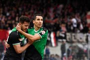 Im letzten Aufeinandertreffen zwischen dem FCSG und dem FC Sion setzten sich die Ostschweizer mit 2:1 durch. Doppeltorschütze damals: Yannis Tafer (rechts). (Bild: Urs Lindt/freshfocus)