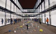 «Das Vergerät» im Lichthof: Boris Petrovsky hat mit seiner interaktiven Installation Maschinensprache in die Pädagogische Hochschule Thurgau gebracht. (Bilder: Stefan Beusch)