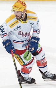 Denis Hollenstein gehört zu den Teamstützen des EHC Kloten. (Bild: Urs Flüeler/KEY)