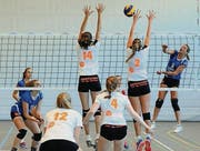 Die Aadorferinnen (weiss) bei einem Spiel gegen Luzern. (Bild: pd)