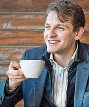 Hermes Helfricht, Dirigent der St. Galler Inszenierung von «La bohème». (Bild: Urs Bucher)