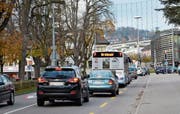 Zur Hauptverkehrszeit bleiben die Busse vor allem auf der Strecke vom Bahnhof bis zum Schwanenkreisel stehen. (Bild: Josephine Opprecht)
