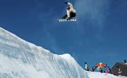 Noch bis Sonntag lädt der legendäre Warmtobel-Jam die Freestyler nach Wildhaus ein. Auch Cracks wie Jan Scherrer (Bild) geniessen die tollen Pisten und Hindernisse. (Bild: PD)