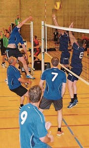 Volleyballriege in Action. (Bild: PD)
