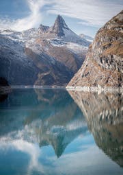 Blick auf den Stausee Zervreila oberhalb von Vals in Graubünden. (Bild: Urs Bucher (17. November 2015))