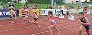 Der 60-Meter-Sprint ist nebst Weitsprung und Ballwurf Disziplin beim UBS-Kids-Cup. Hochkonzentriert sind die Nachwuchsleichtathleten am Werk. (Bild: Helio Hickl)