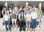 Zimmerleute und Holzbearbeiter feiern ihren Lehrabschluss. (Bild: mc)