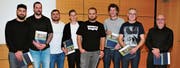 Die ersten Absolventen des Lehrgangs Elektro-Teamleiter am Bildungszentrum für Technik Frauenfeld. (Bild: PD)