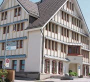 1987 erhielt Walzenhausen einen stattlichen ARKB-Neubau, der bis 1999 als Bank diente. (Bild: PE)