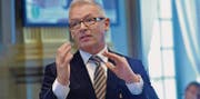Am zweiten Tag der Debatten zum neuen Planungs- und Baugesetz waren von der Regierungsbank Kulturchef Martin Klöti (links) und Bauchef Willi Haag besonders gefragt. (Bilder: Regina Kühne)