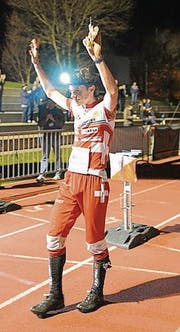 Daniel Hubmann lässt sich feiern.