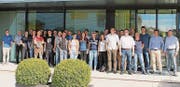 Das Team der Bichler + Partner AG vor der Gifas-Electric GmbH in Rheineck. (Bild: pd)