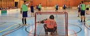 Verlängerter Arm des Trainers auf dem Spielfeld: Gibt Ex-NLA-Spieler Hans Sturzenegger Anweisungen, hört jeder genau hin. (Bilder: Robert Kucera)