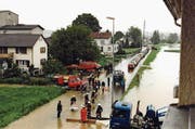 Im Frühsommer 1995 überflutete der Chemenbach weite Teile des Gebiets Hasli beim Bahnhof Müllheim-Wigoltingen. (Bild: PD/Georg Willi)