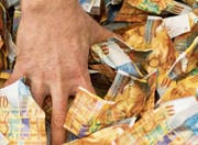 Die Personalverbände sind empört, dass die Finanzkommission des Kantonsparlaments die 200-Millionen-Einlage in die Pensionskasse ablehnt. (Bild: Ennio Leanza/KEY (Zürich, 21. November 2016))