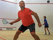 Mit Platz zwei im Squash sicherte sich «Die 68er Bewegung», im Bild Markus Feurer, den Gesamtsieg in der Racket-Trophy. (Bilder: Robert Kucera)